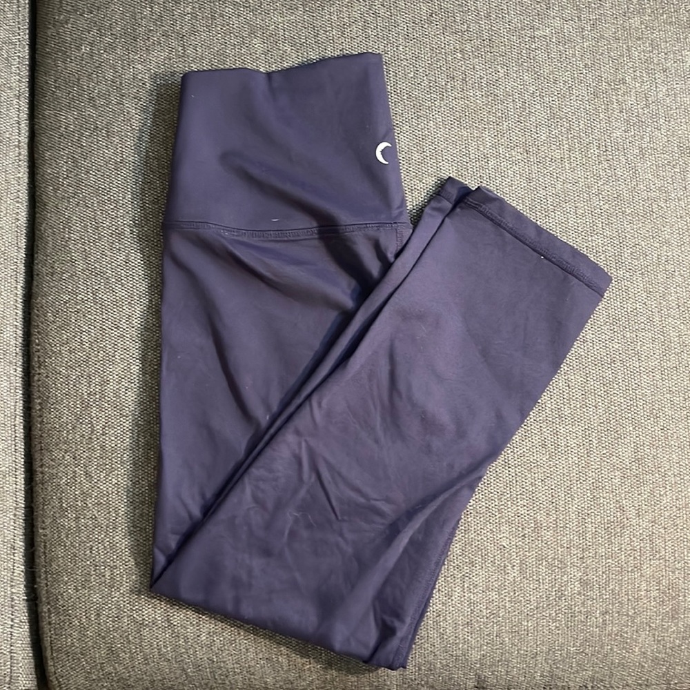 Zyia Women’s Capri Leggings, size 8-10, navy